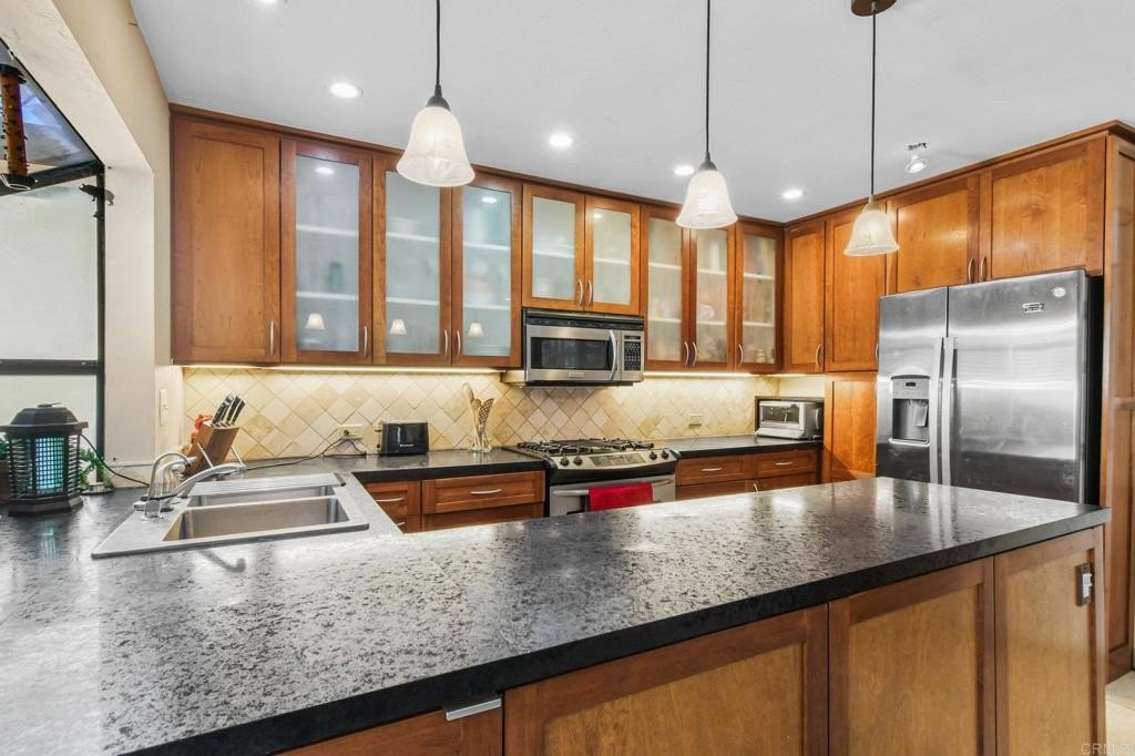 San Diego, California, 92139, United States, 3 Bedrooms Bedrooms, ,2 BathroomsBathrooms,Residential,For Sale,1991958