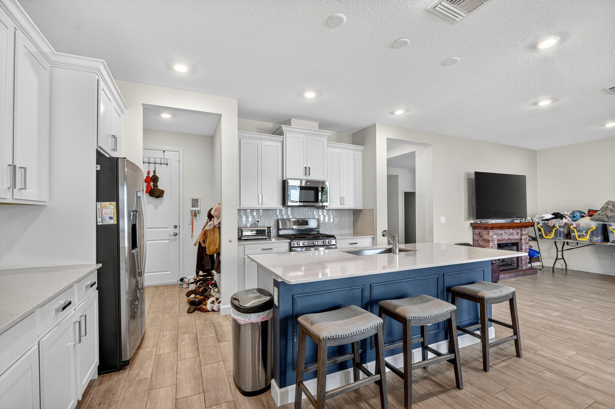 Loxahatchee, Florida, 33470, United States, 5 Bedrooms Bedrooms, ,4 BathroomsBathrooms,Residential,For Sale,1988065