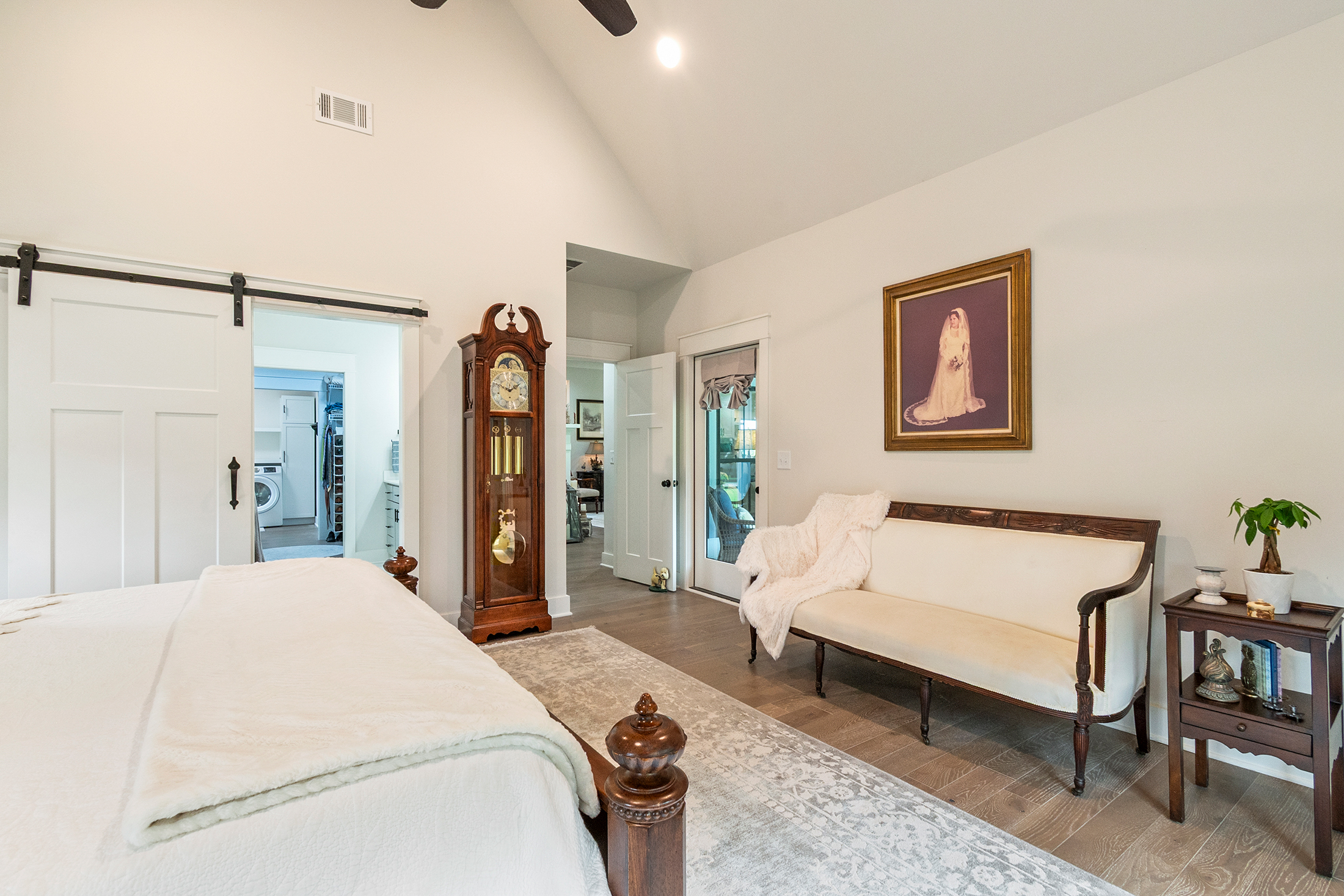  Tucked Away on Five+/- Acres - 物件實景