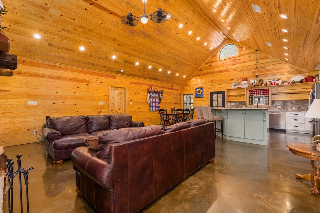 Huntington, Texas, 75949, United States, 3 Bedrooms Bedrooms, ,2 BathroomsBathrooms,Residential,For Sale,2002492