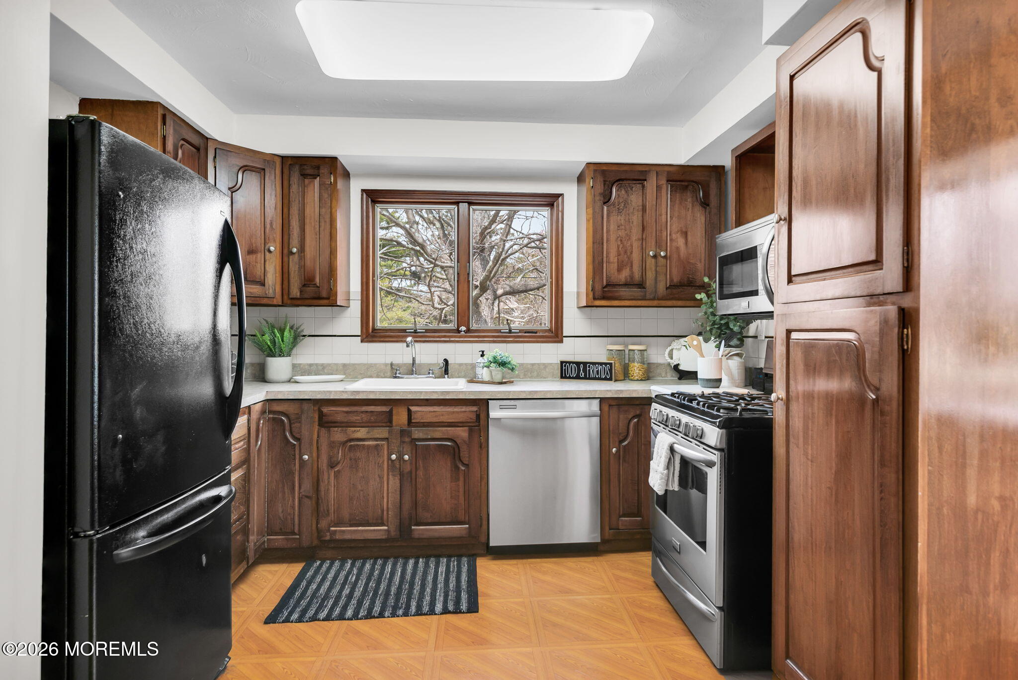 Middletown, New Jersey, 07748, United States, 4 Bedrooms Bedrooms, ,2 BathroomsBathrooms,Residential,For Sale,2033155