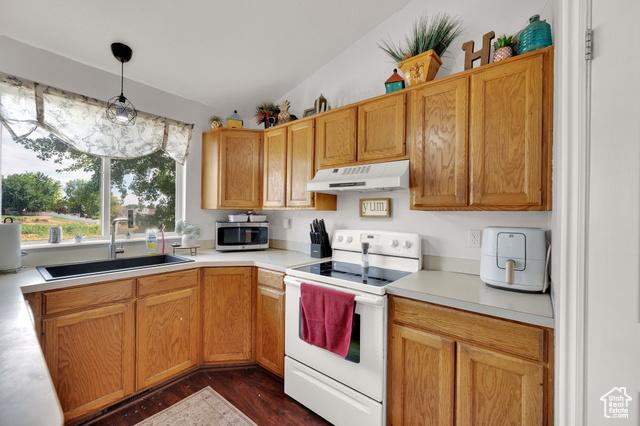 Layton, Utah, 84041, United States, 5 Bedrooms Bedrooms, ,4 BathroomsBathrooms,Residential,For Sale,1930969