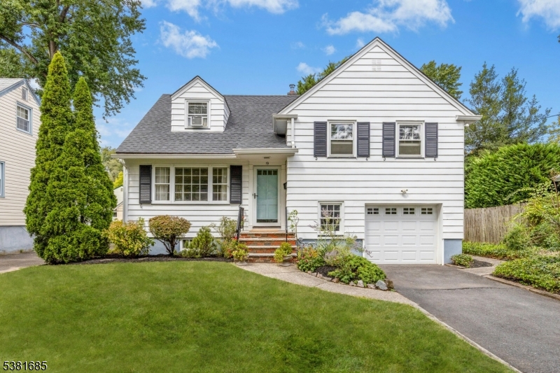 Cranford Twp., New Jersey, 07016, United States, 3 Bedrooms Bedrooms, ,2 BathroomsBathrooms,Residential,For Sale,1938829