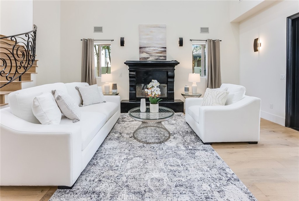 Woodland Hills, California, 91367, United States, 5 Bedrooms Bedrooms, ,6 BathroomsBathrooms,Residential,For Sale,1973826