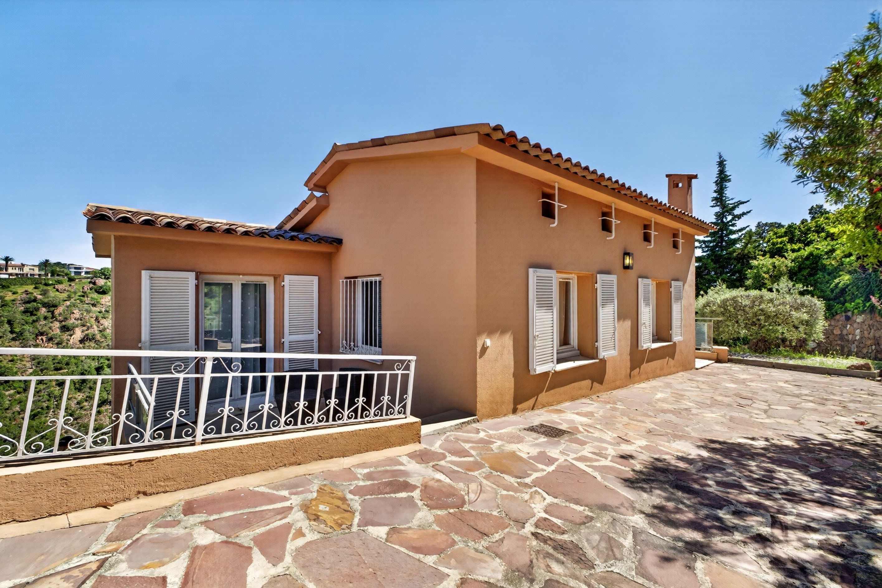  Théoule-sur-Mer Contemporary villa with panoramic sea views in a gated resident… - 物件實景
