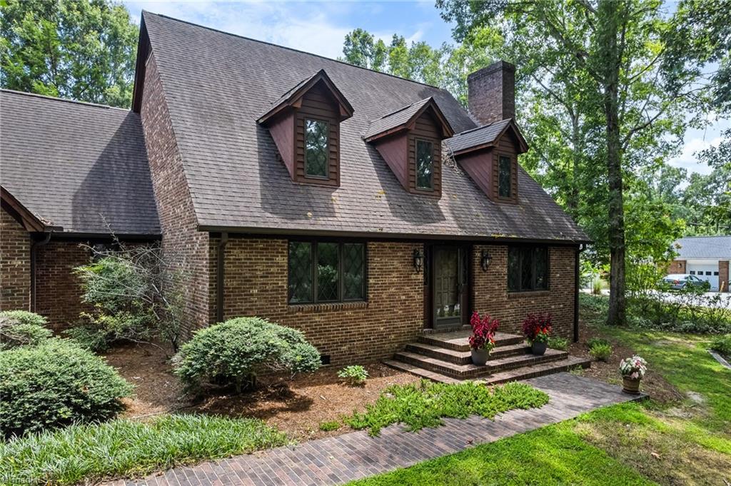 High Point, North Carolina, 27265, United States, 4 Bedrooms Bedrooms, ,4 BathroomsBathrooms,Residential,For Sale,1900964