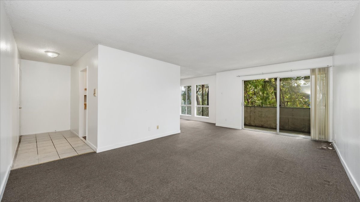 Los Angeles, California, 90034, United States, 2 Bedrooms Bedrooms, ,2 BathroomsBathrooms,Residential,For Sale,1944972