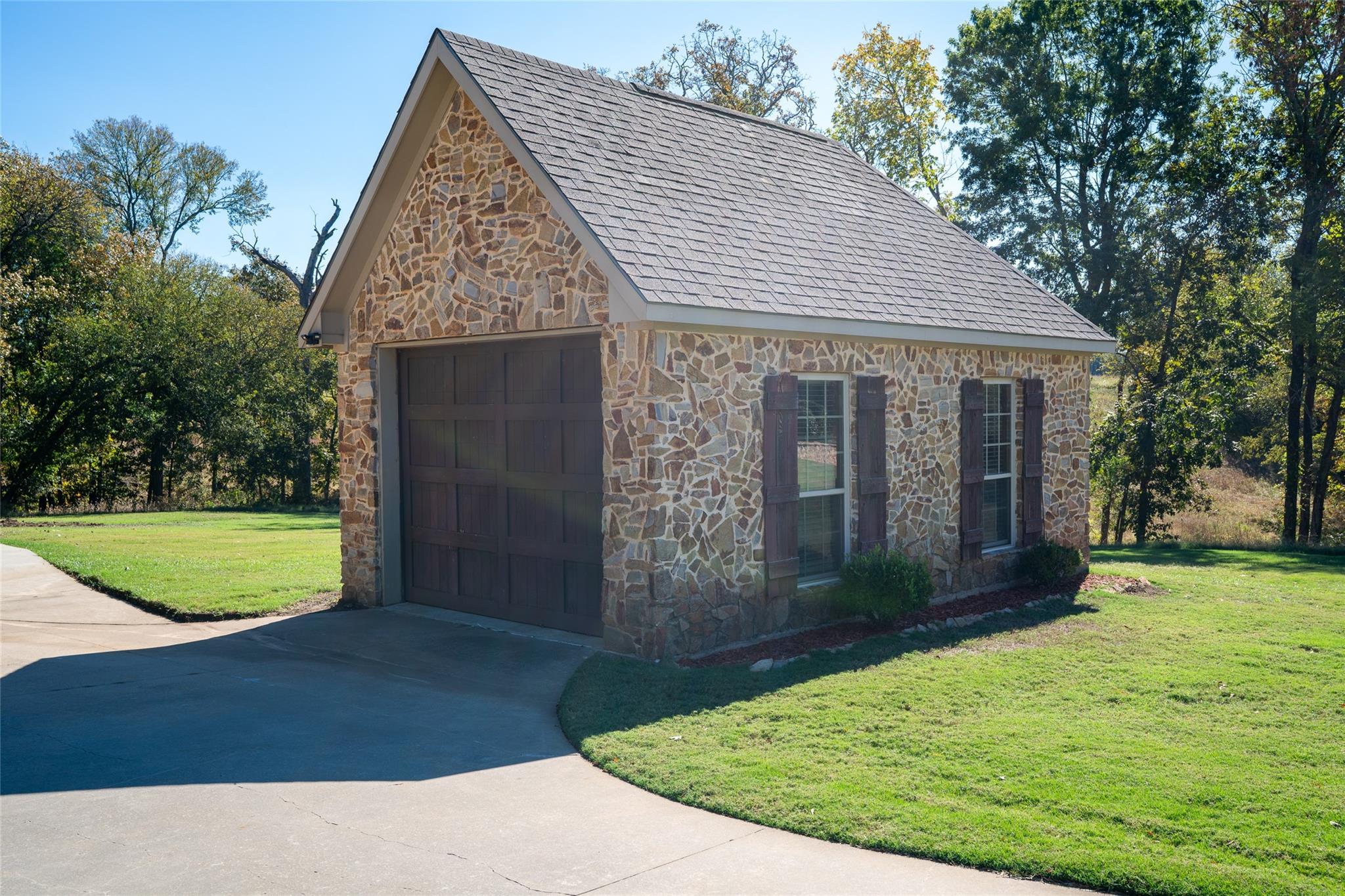 Paris, Texas, 75462, United States, 4 Bedrooms Bedrooms, ,4 BathroomsBathrooms,Residential,For Sale,1979058