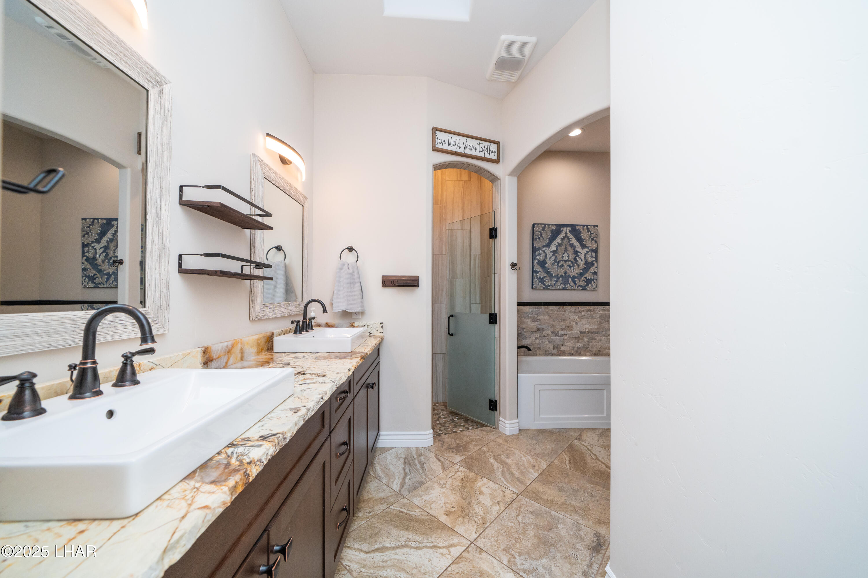 Lake Havasu City, Arizona, 86403, United States, 3 Bedrooms Bedrooms, ,4 BathroomsBathrooms,Residential,For Sale,1827027