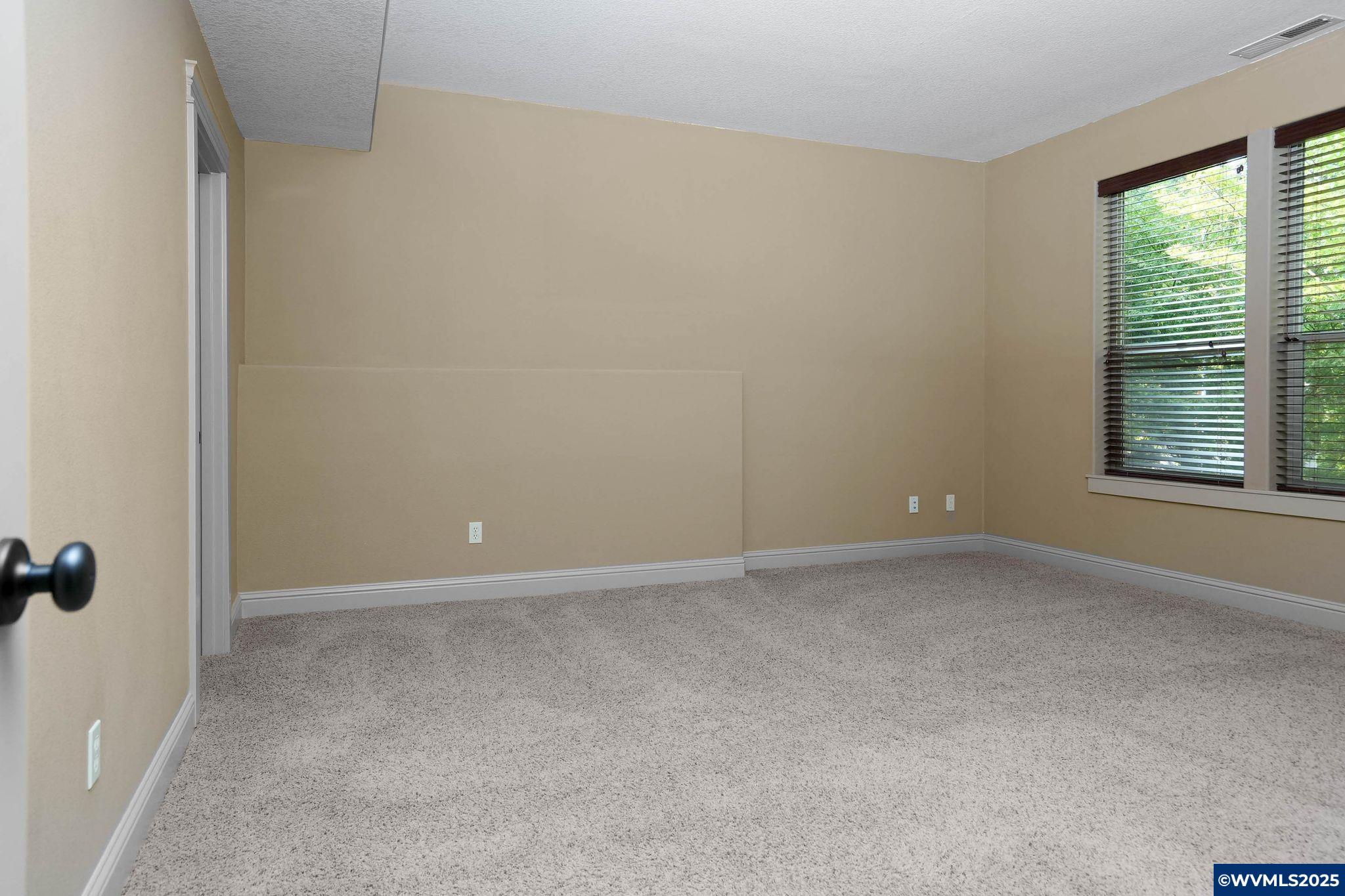 Salem, Oregon, 97306, United States, 4 Bedrooms Bedrooms, ,3 BathroomsBathrooms,Residential,For Sale,1906956