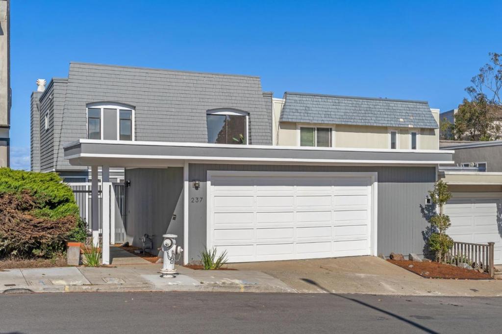 San Francisco, California, 94131, United States, 3 Bedrooms Bedrooms, ,3 BathroomsBathrooms,Residential,For Sale,1974039