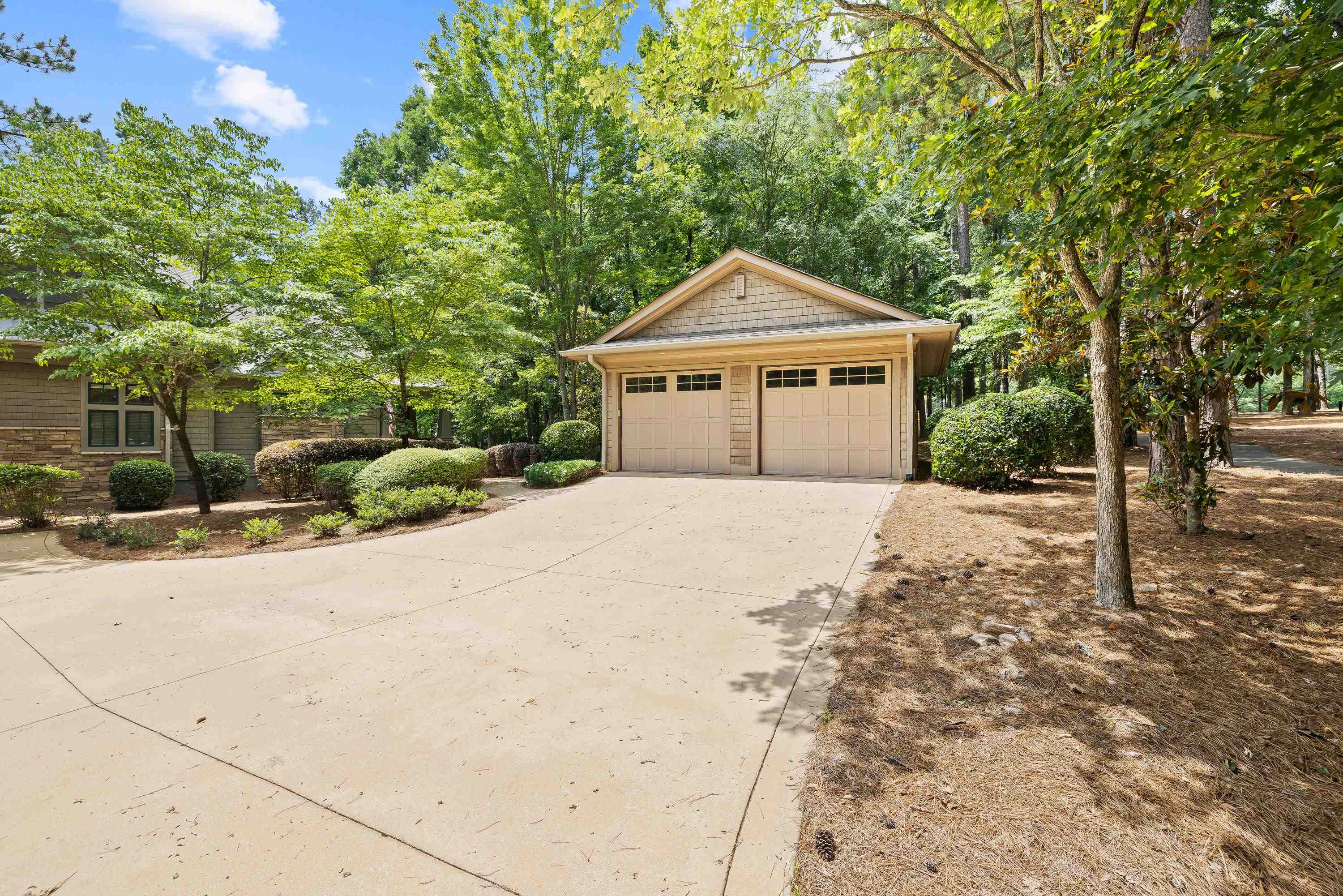 Greensboro, Georgia, 30642, United States, 3 Bedrooms Bedrooms, ,4 BathroomsBathrooms,Residential,For Sale,1829509