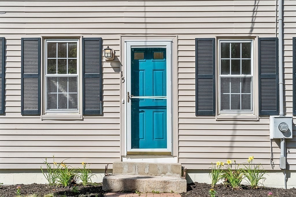 Exeter, New Hampshire, 03833, United States, 4 Bedrooms Bedrooms, ,3 BathroomsBathrooms,Residential,For Sale,1927852