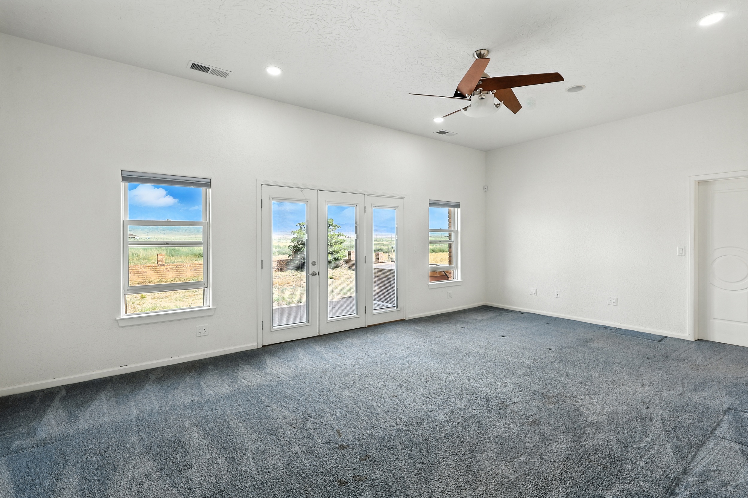 Belen, New Mexico, 87002, United States, 3 Bedrooms Bedrooms, ,3 BathroomsBathrooms,Residential,For Sale,1973805