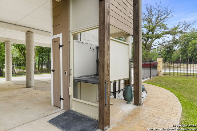 Kerrville, Texas, 78028, United States, 3 Bedrooms Bedrooms, ,3 BathroomsBathrooms,Residential,For Sale,1685103