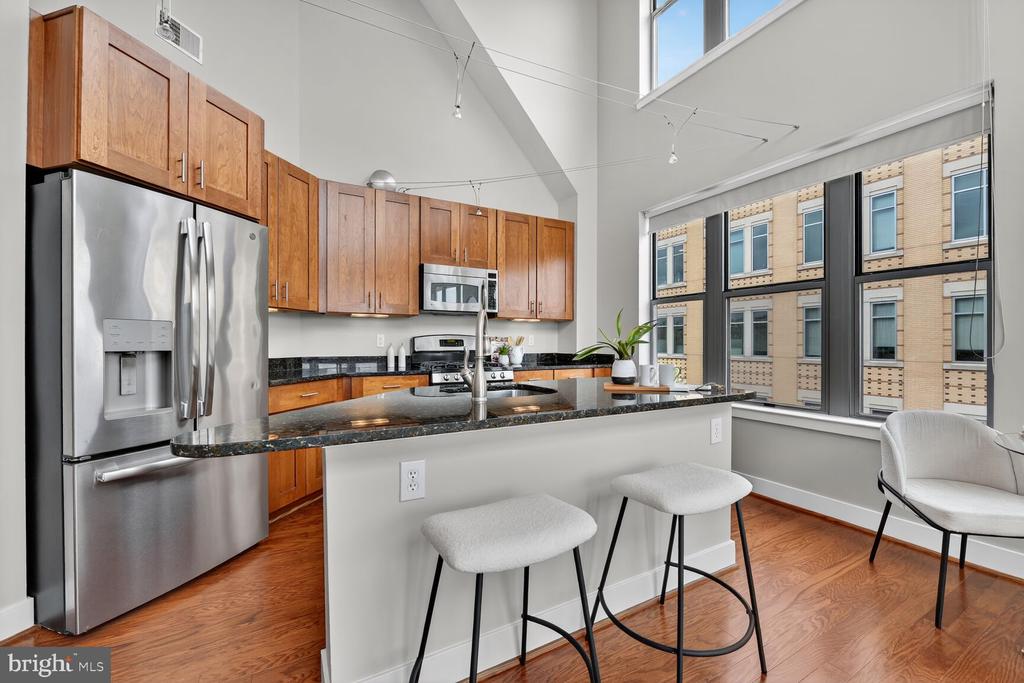 Arlington, Virginia, 22201, United States, 2 Bedrooms Bedrooms, ,2 BathroomsBathrooms,Residential,For Sale,1927773