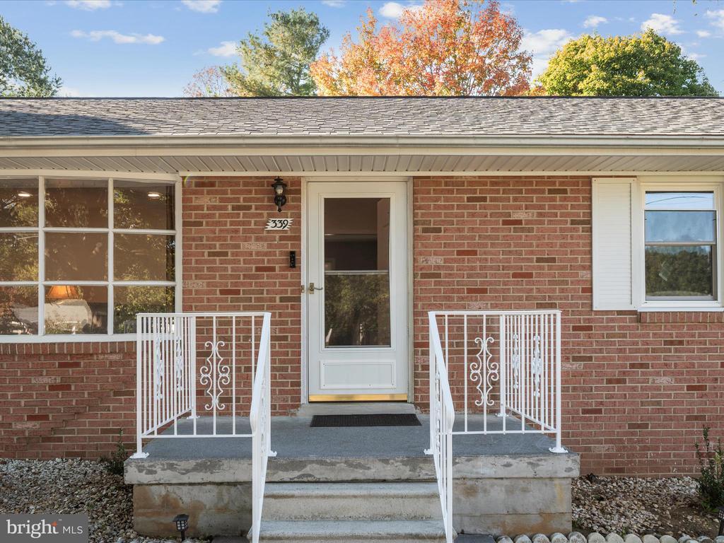 Winchester, Virginia, 22601, United States, 3 Bedrooms Bedrooms, ,3 BathroomsBathrooms,Residential,For Sale,1978922