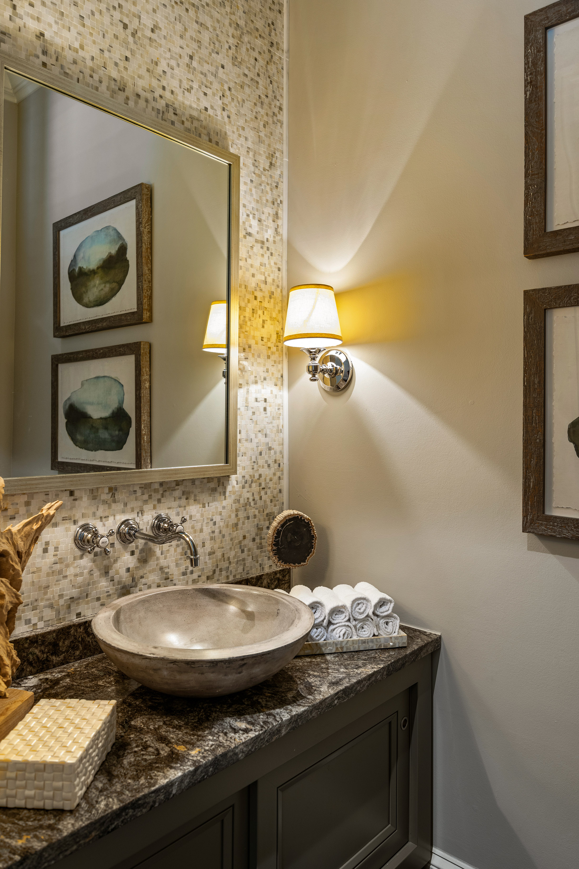  Buckhead Estate Pairs Architectural Presence with Richly Layered Interiors - 物件實景