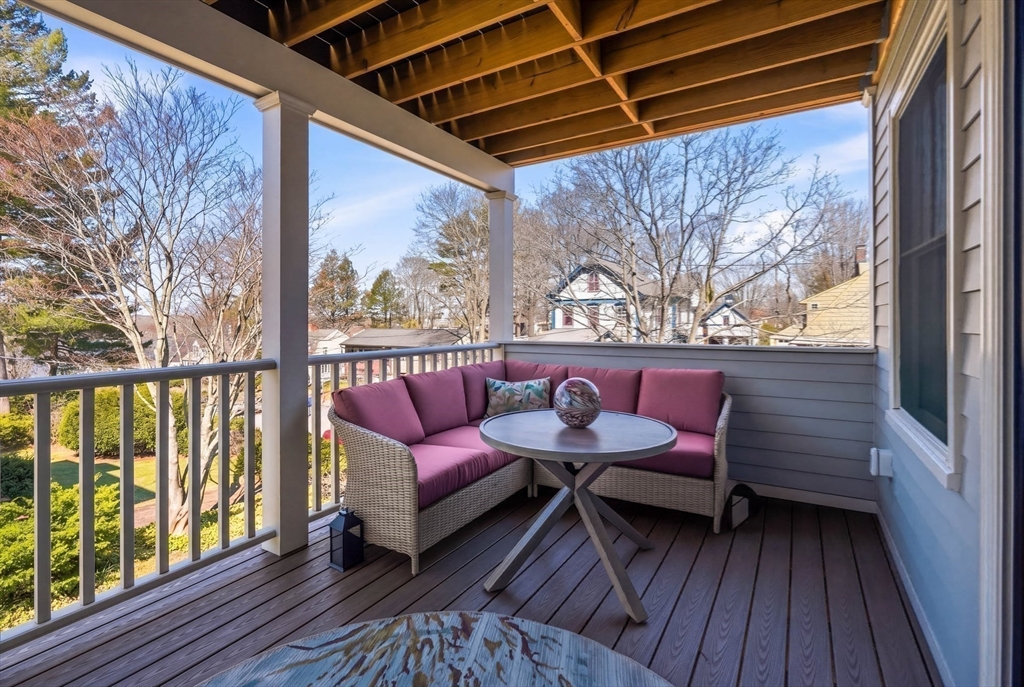 Wakefield, Massachusetts, 01880, United States, 2 Bedrooms Bedrooms, ,3 BathroomsBathrooms,Residential,For Sale,2036926