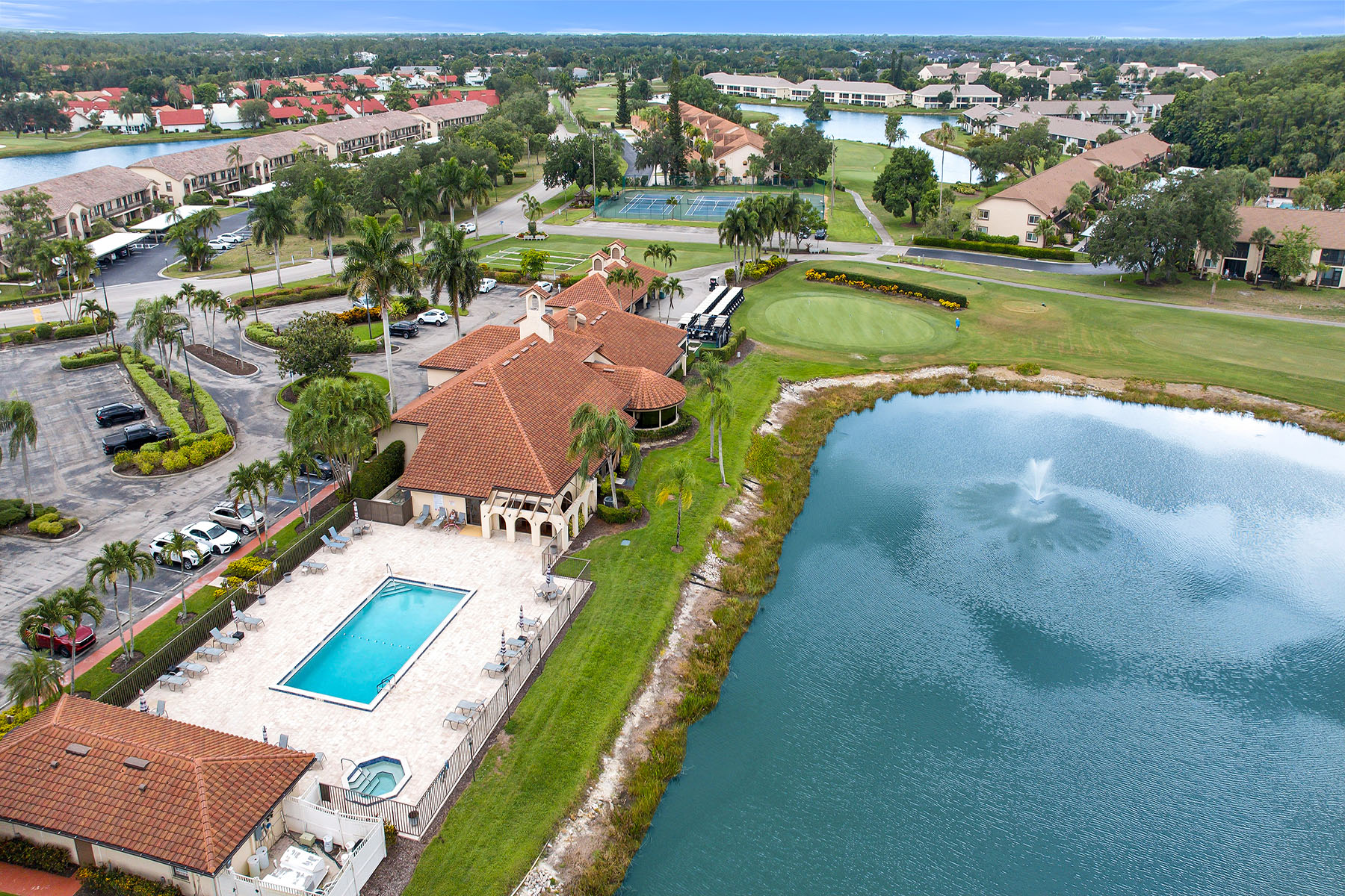  CROSS CREEK - TERRACE CONDO VILLAGE - 物件實景