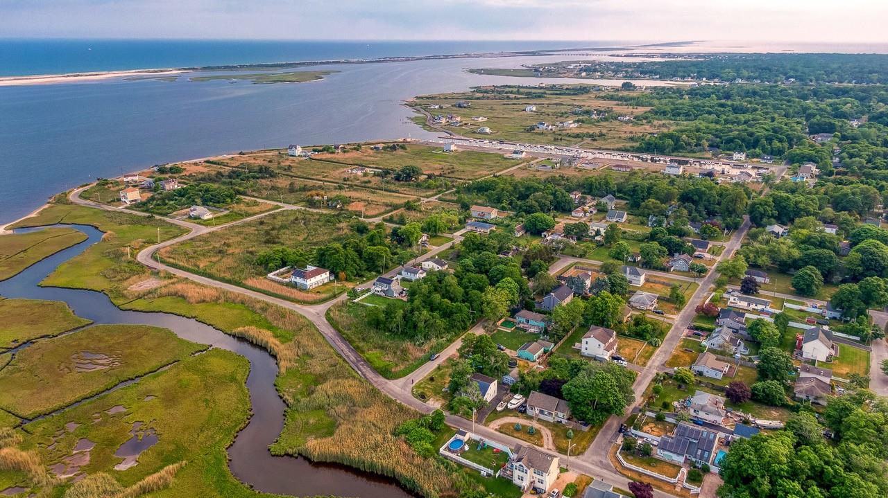 Mastic Beach, New York, 11951, United States, 4 Bedrooms Bedrooms, ,4 BathroomsBathrooms,Residential,For Sale,1975378