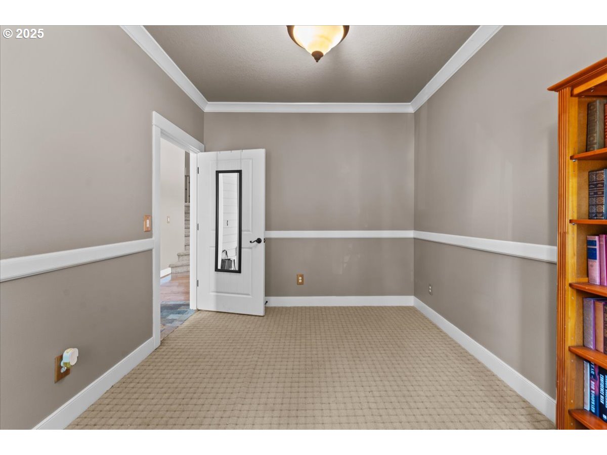 Portland, Oregon, 97266, United States, 4 Bedrooms Bedrooms, ,3 BathroomsBathrooms,Residential,For Sale,1836863
