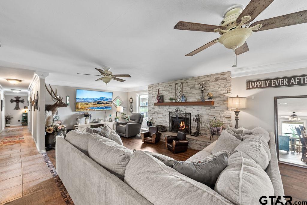 Mineola, Texas, 75773, United States, 4 Bedrooms Bedrooms, ,3 BathroomsBathrooms,Residential,For Sale,1961567