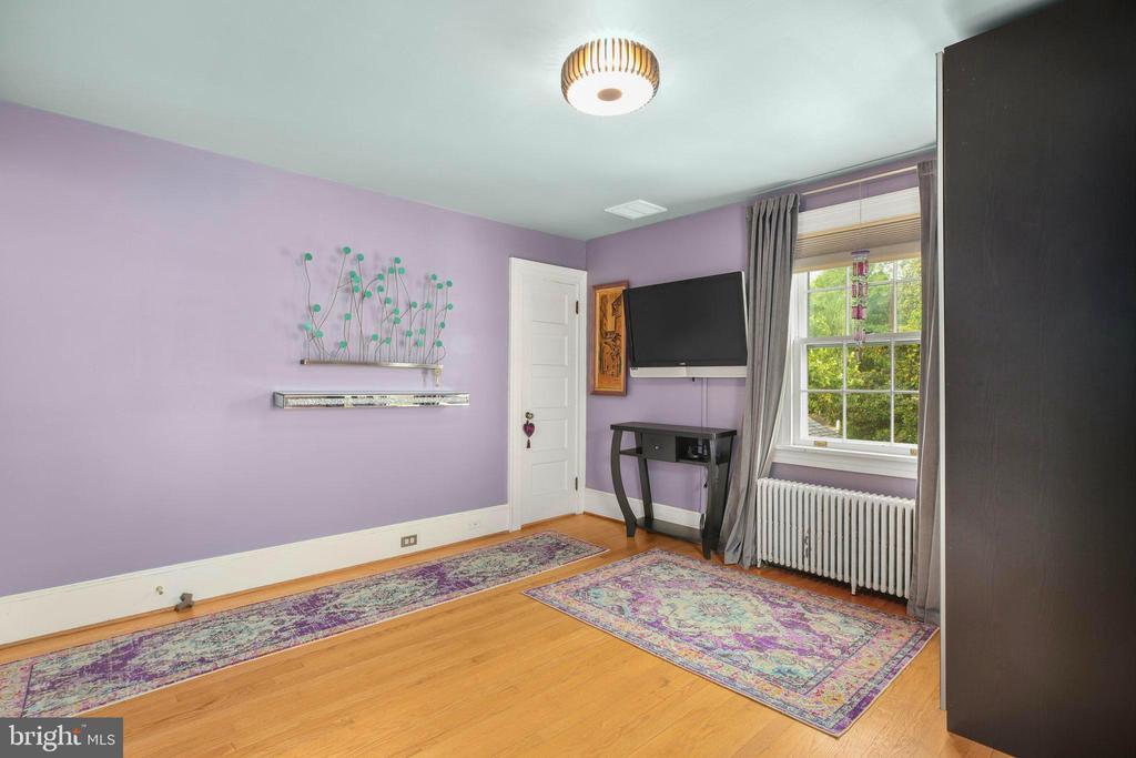 Fredericksburg, Virginia, 22401, United States, 4 Bedrooms Bedrooms, ,2 BathroomsBathrooms,Residential,For Sale,1826966