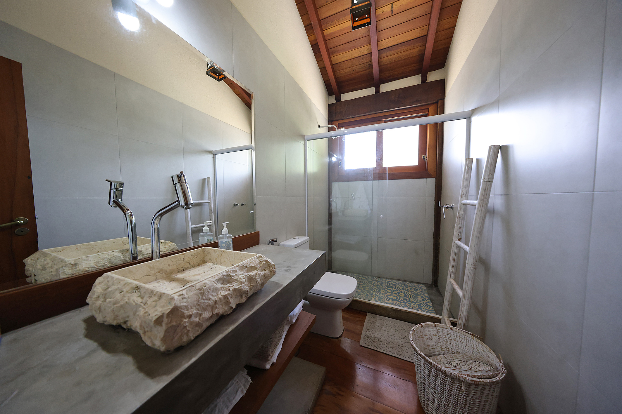  Private retreat surrounded by nature with two residences and mountain views - 物件實景