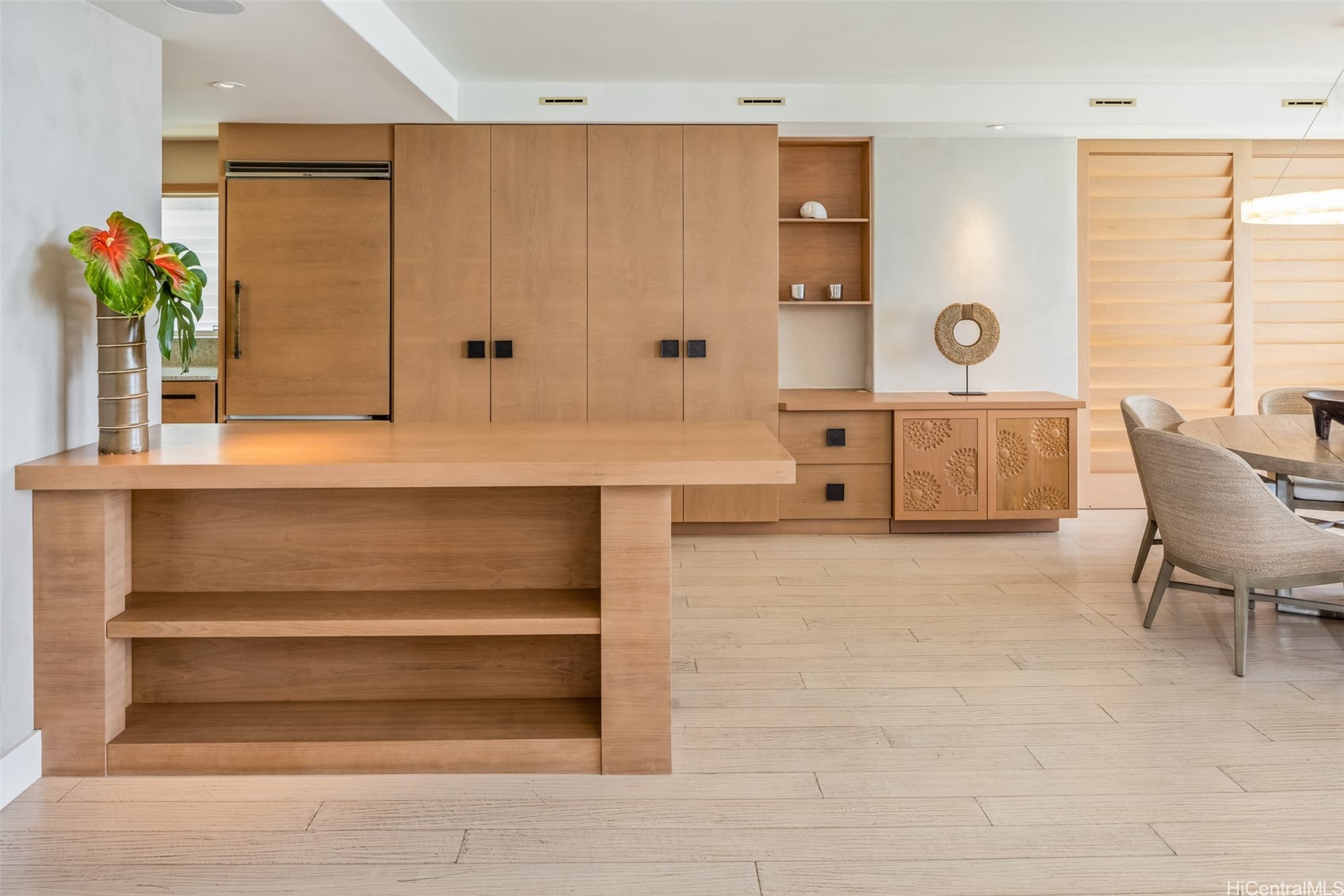 Honolulu, Hawaii, 96815, United States, 2 Bedrooms Bedrooms, ,2 BathroomsBathrooms,Residential,For Sale,1938853
