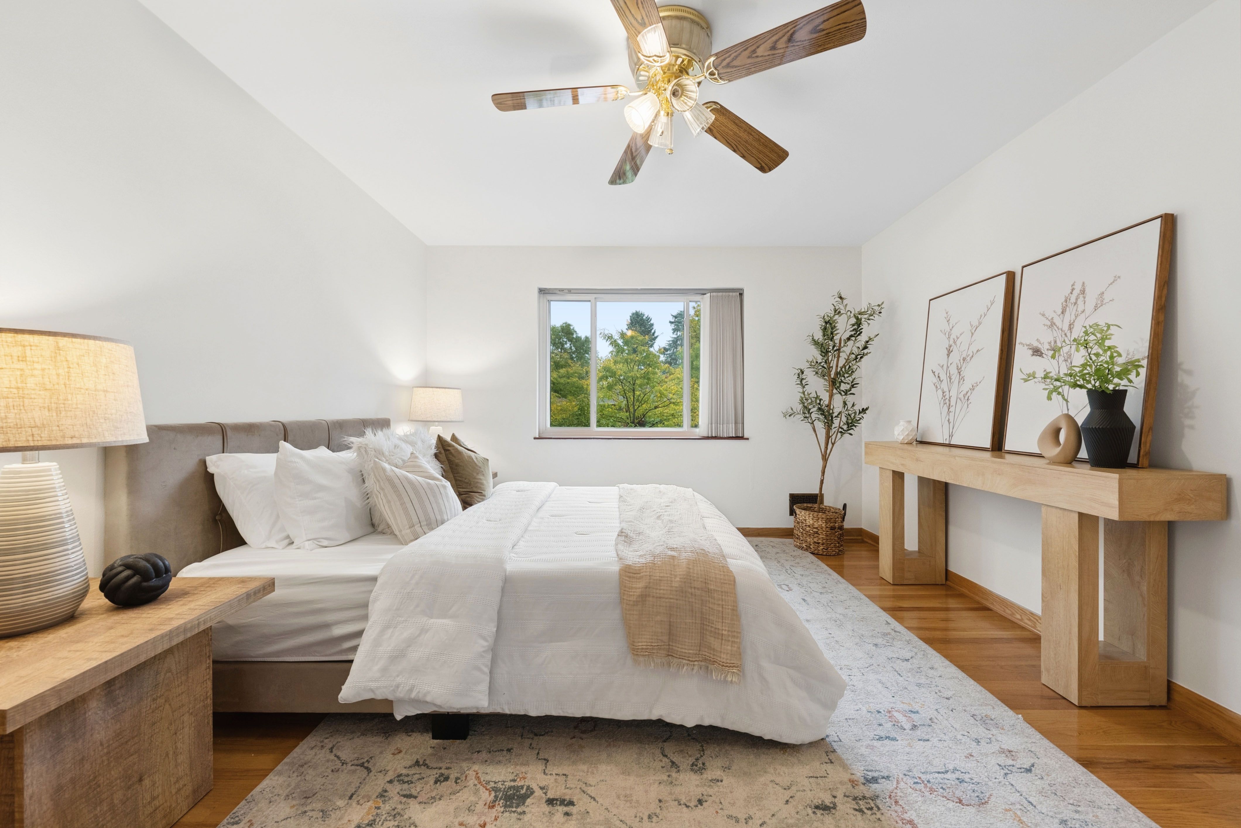  Welcome to 545 Estes Street, a bright, charming ranch-style home in an establish - 物件實景