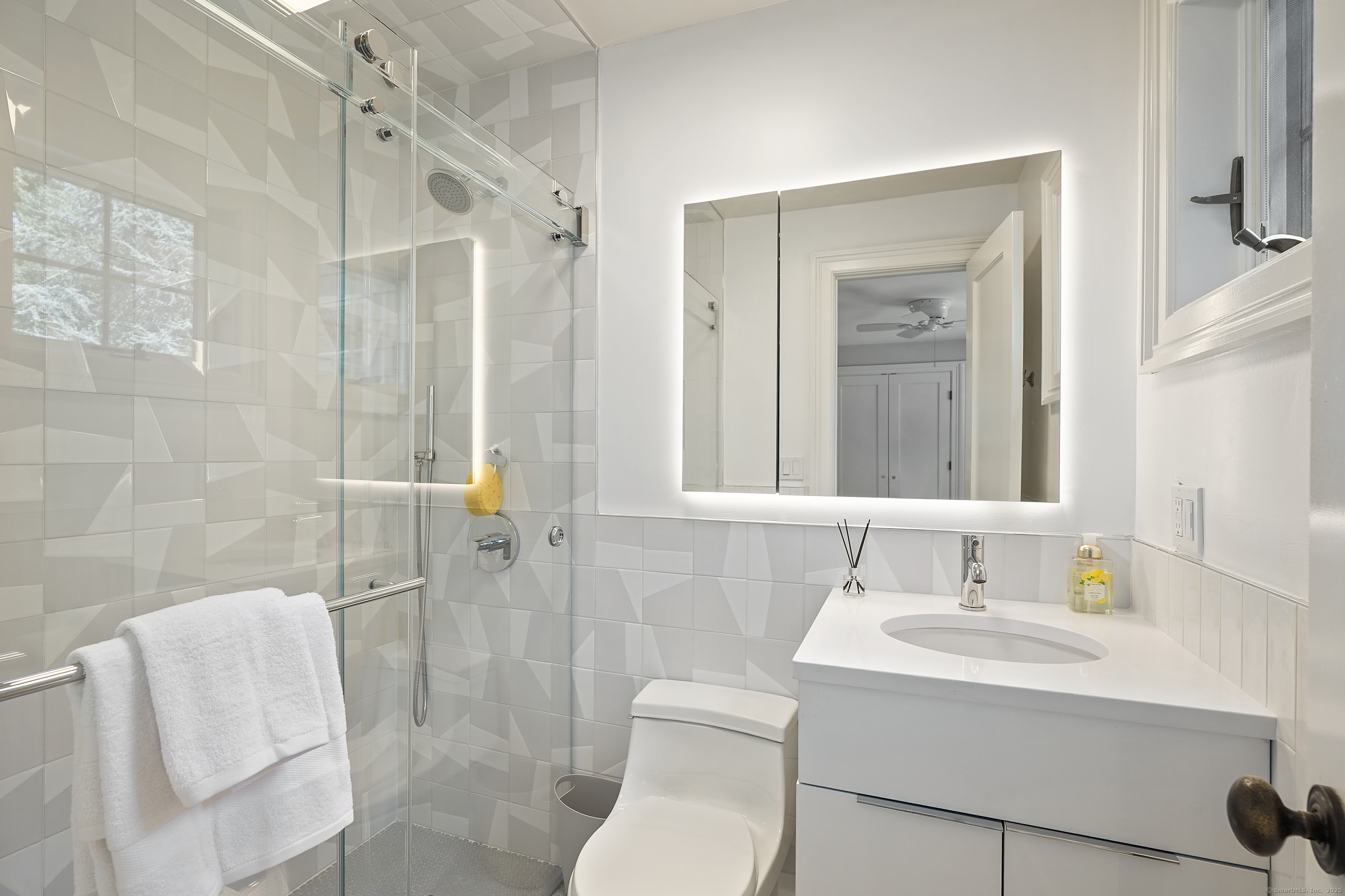 Westport, Connecticut, 06880, United States, 5 Bedrooms Bedrooms, ,6 BathroomsBathrooms,Residential,For Sale,1940592