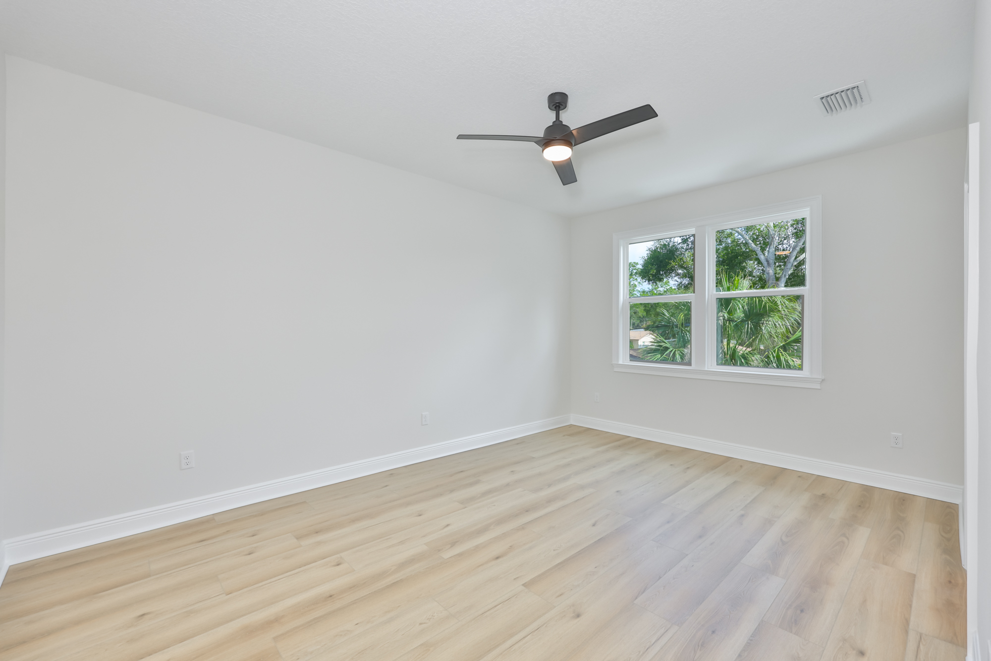 Tampa, Florida, 33607, United States, 3 Bedrooms Bedrooms, ,3 BathroomsBathrooms,Residential,For Sale,2049201