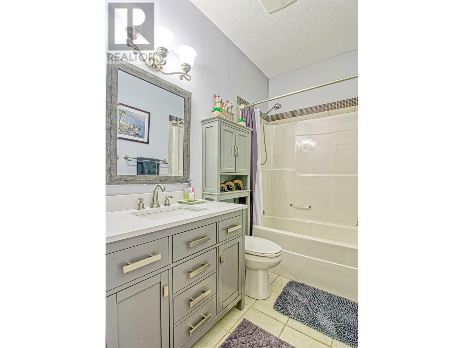 KELOWNA, British Columbia, V1Z 3W4, CA, 5 Bedrooms Bedrooms, ,3 BathroomsBathrooms,Residential,For Sale,1876914