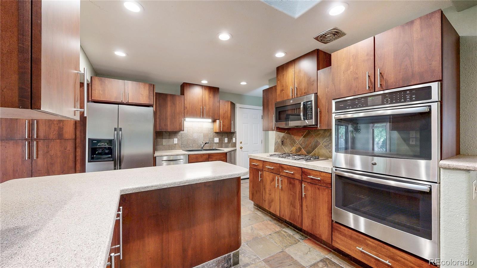 Lakewood, Colorado, 80228, United States, 5 Bedrooms Bedrooms, ,1 BathroomBathrooms,Residential,For Sale,1949485