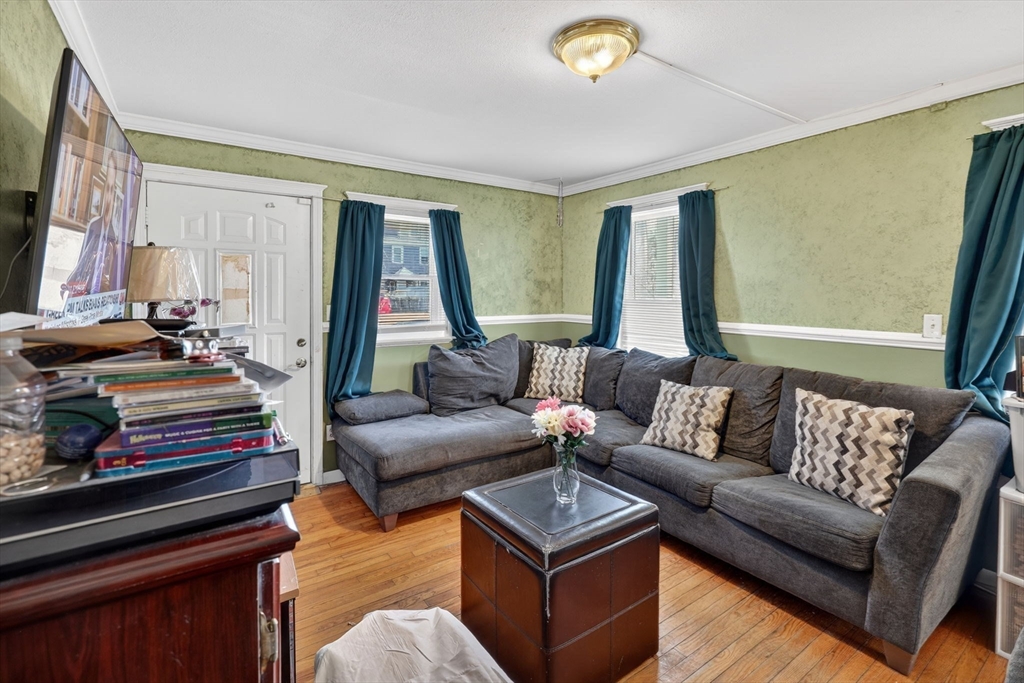 Boston, Massachusetts, 02136, United States, 3 Bedrooms Bedrooms, ,1 BathroomBathrooms,Residential,For Sale,2036481