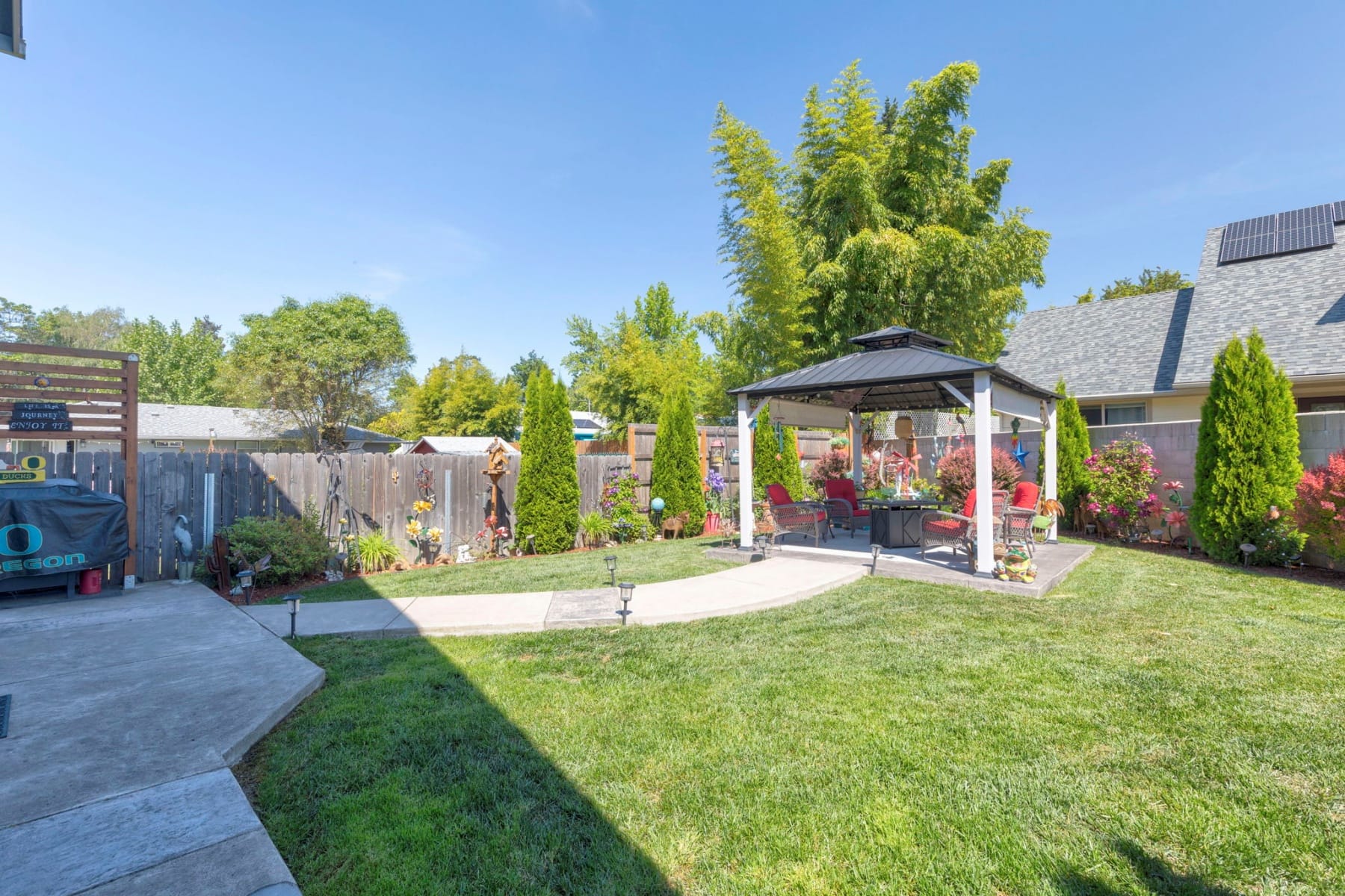  1074 SE Christie Place Grants Pass, OR 97526 - 物件實景