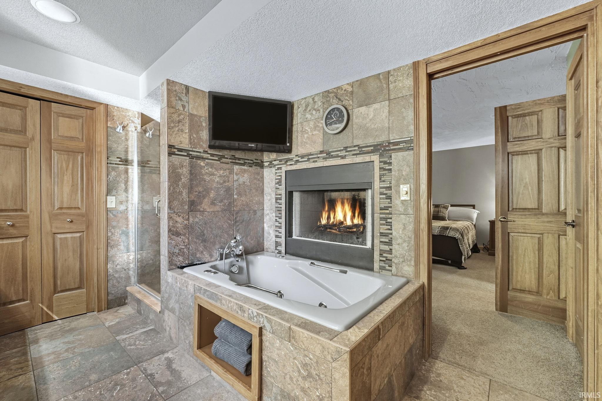 Auburn, Indiana, 46706-9510, United States, 4 Bedrooms Bedrooms, ,5 BathroomsBathrooms,Residential,For Sale,1984522