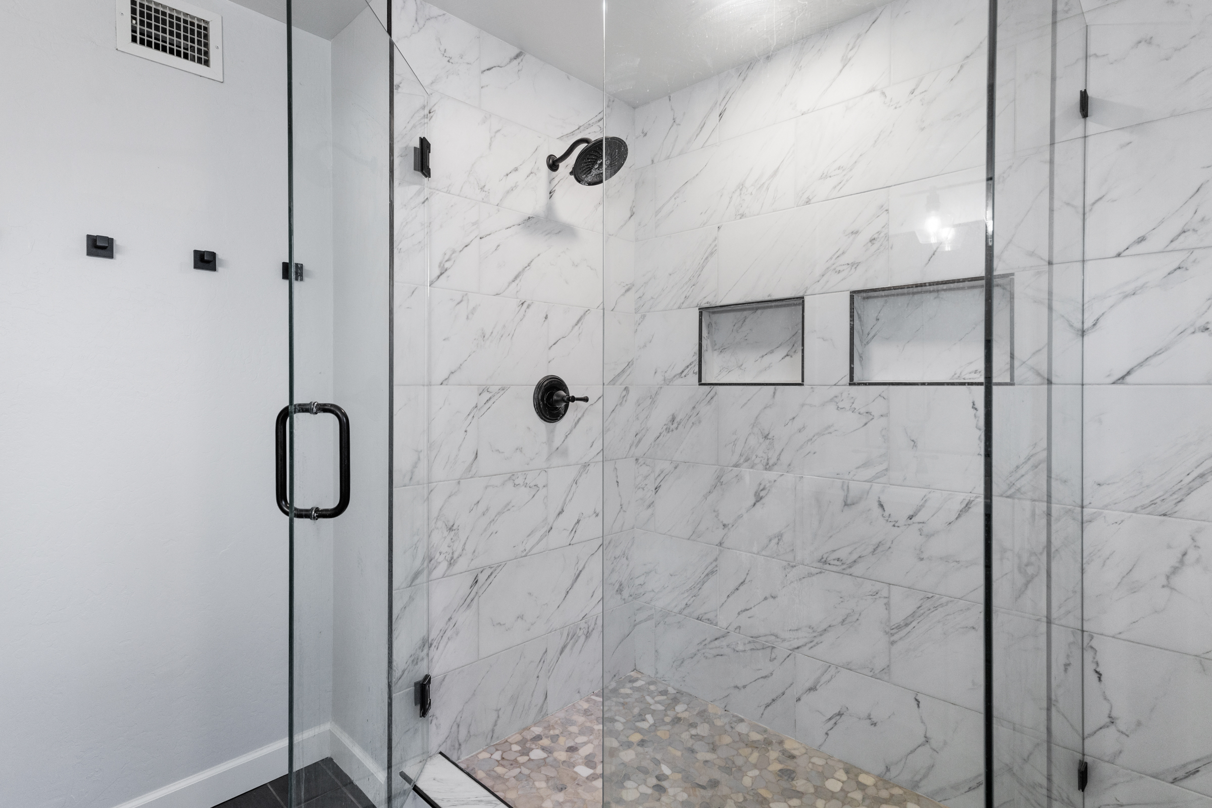 Tempe, Arizona, 85283, United States, 4 Bedrooms Bedrooms, ,2 BathroomsBathrooms,Residential,For Sale,1976655