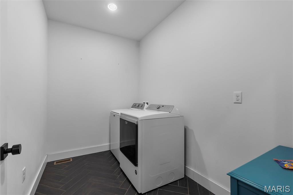 Cape Girardeau, Missouri, 63701, United States, 5 Bedrooms Bedrooms, ,3 BathroomsBathrooms,Residential,For Sale,2009658