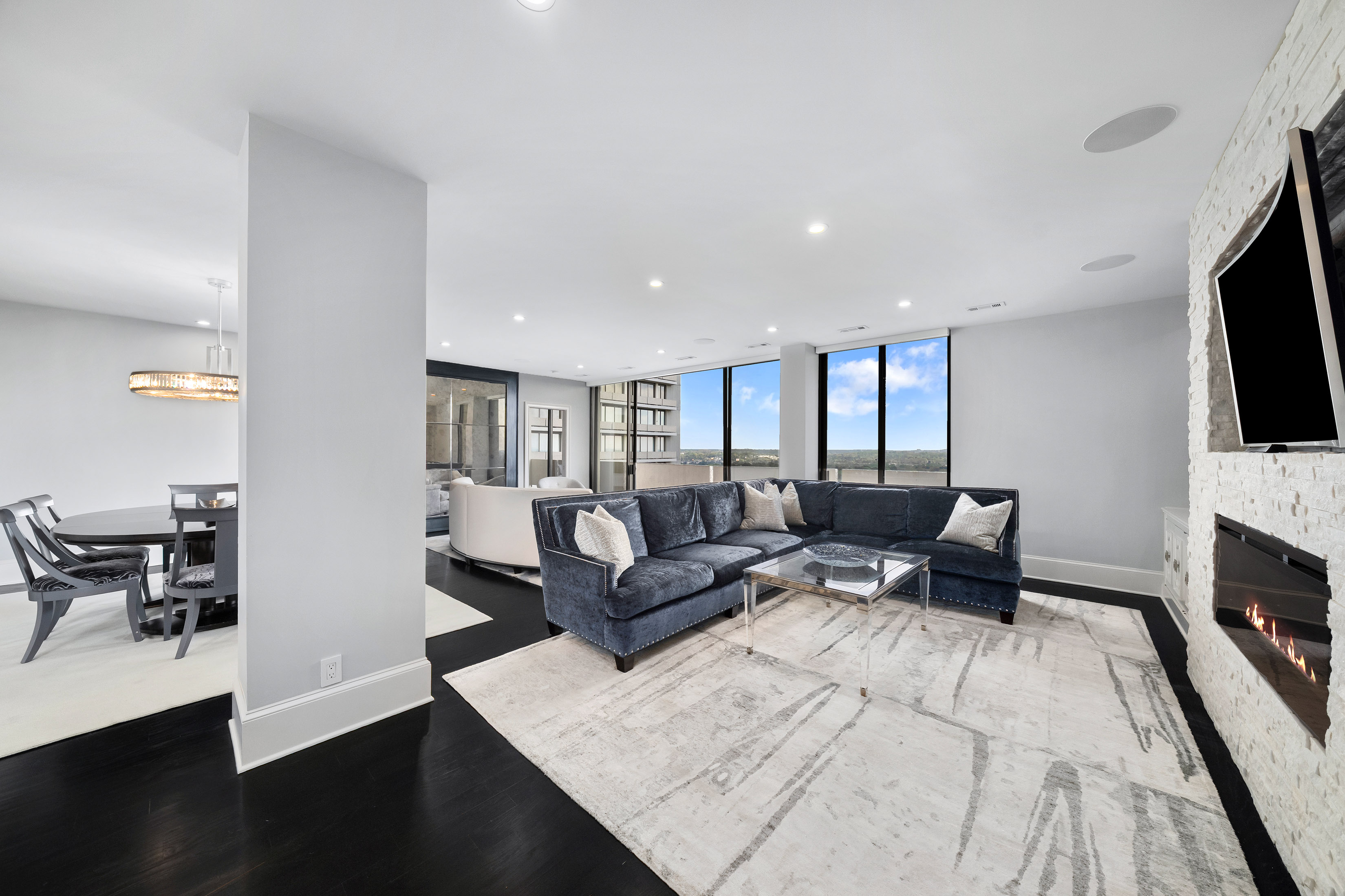  Fully Renovated Residence with Stunning Skyline Views - 物件實景