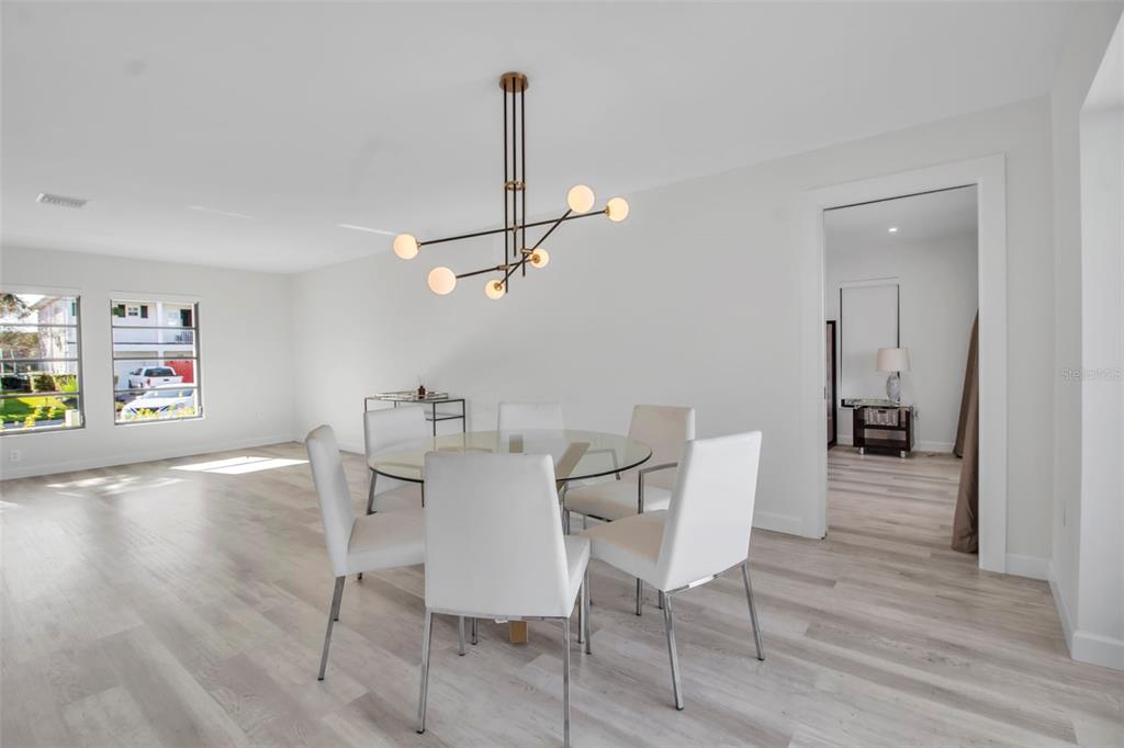 Sarasota, Florida, 34231, United States, 3 Bedrooms Bedrooms, ,2 BathroomsBathrooms,Residential,For Sale,1988164