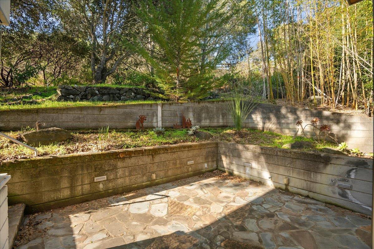 Los Altos Hills, California, 94022, United States, 5 Bedrooms Bedrooms, ,5 BathroomsBathrooms,Residential,For Sale,1907317