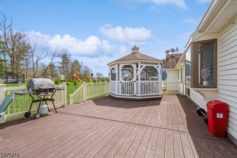 Raritan Twp., New Jersey, 08822, United States, 5 Bedrooms Bedrooms, ,3 BathroomsBathrooms,Residential,For Sale,1908572