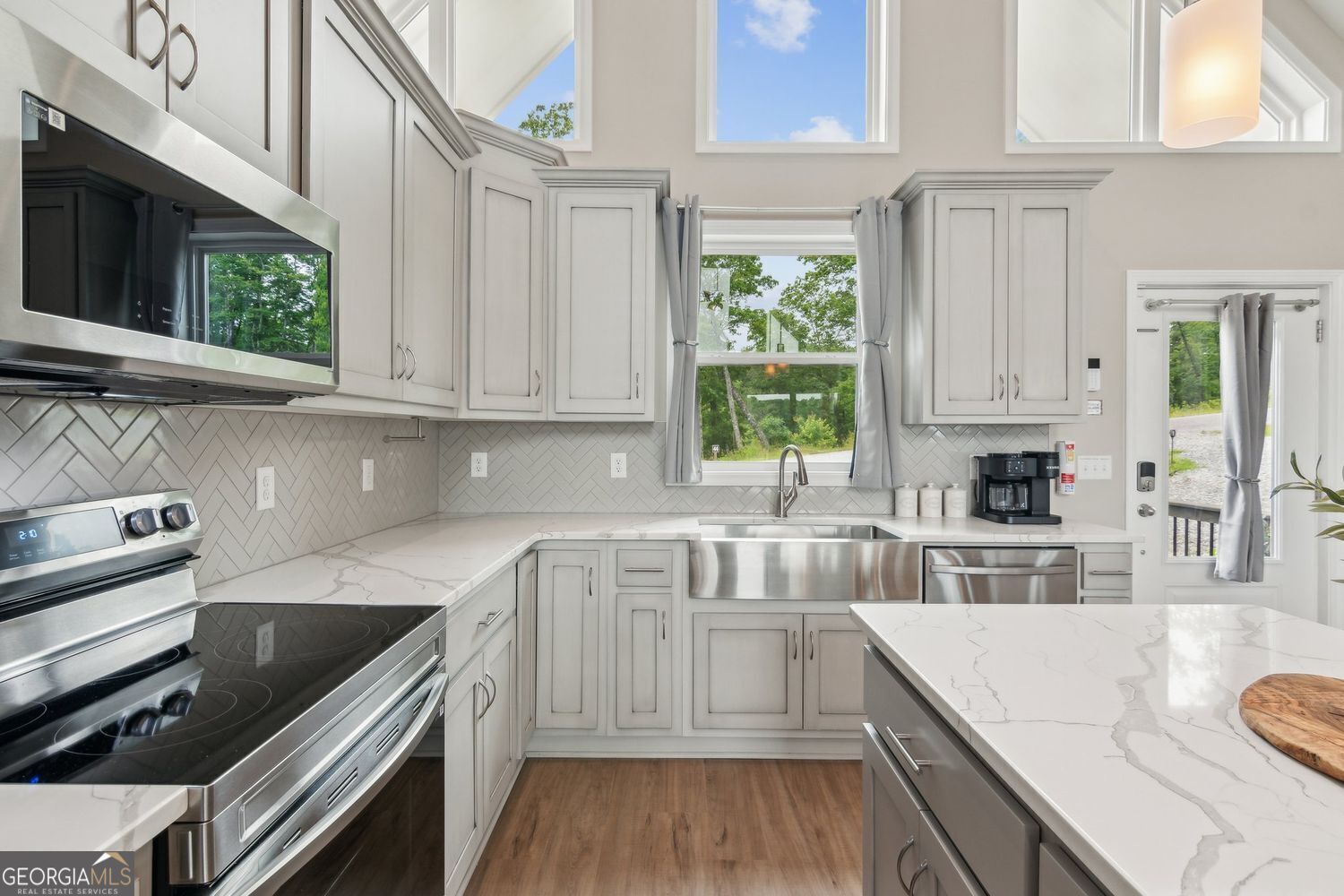 Ellijay, Georgia, 30540, United States, 3 Bedrooms Bedrooms, ,3 BathroomsBathrooms,Residential,For Sale,1858970