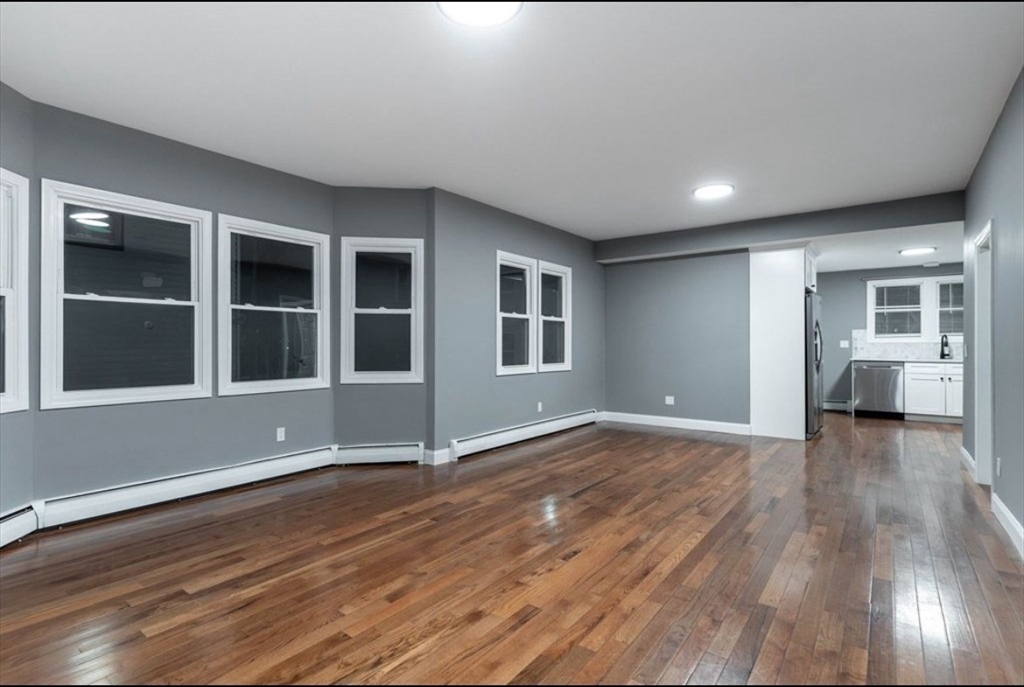 Fall River, Massachusetts, 02724, United States, 9 Bedrooms Bedrooms, ,3 BathroomsBathrooms,Residential,For Sale,1876927