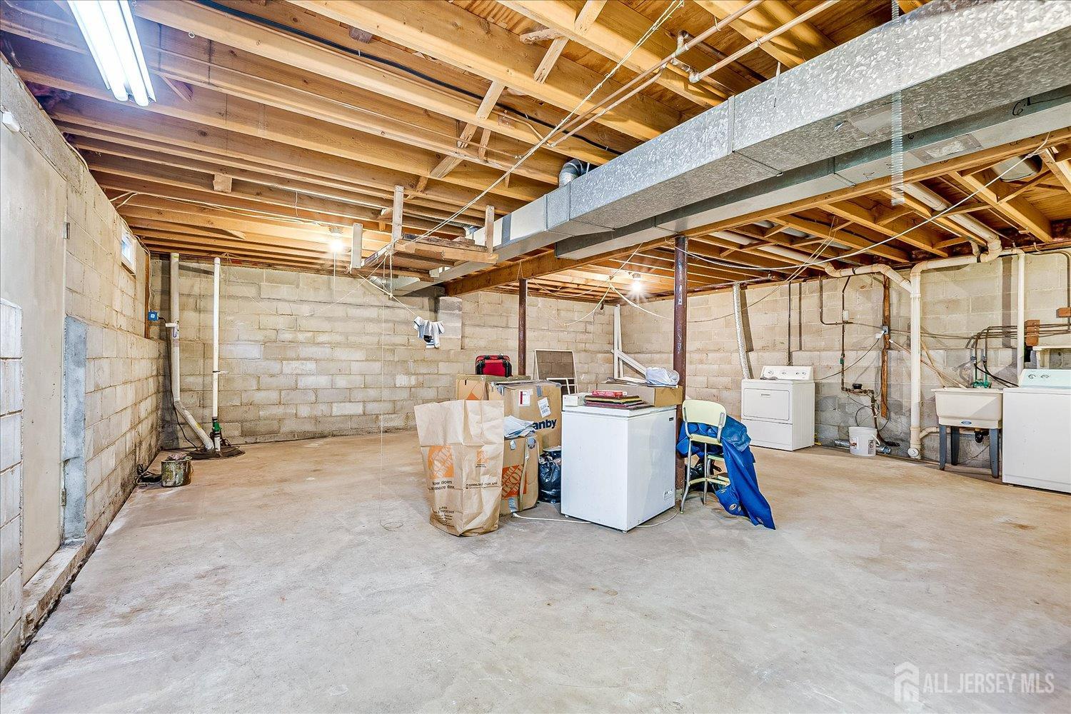 South Plainfield, New Jersey, 07080, United States, 4 Bedrooms Bedrooms, ,3 BathroomsBathrooms,Residential,For Sale,1934191