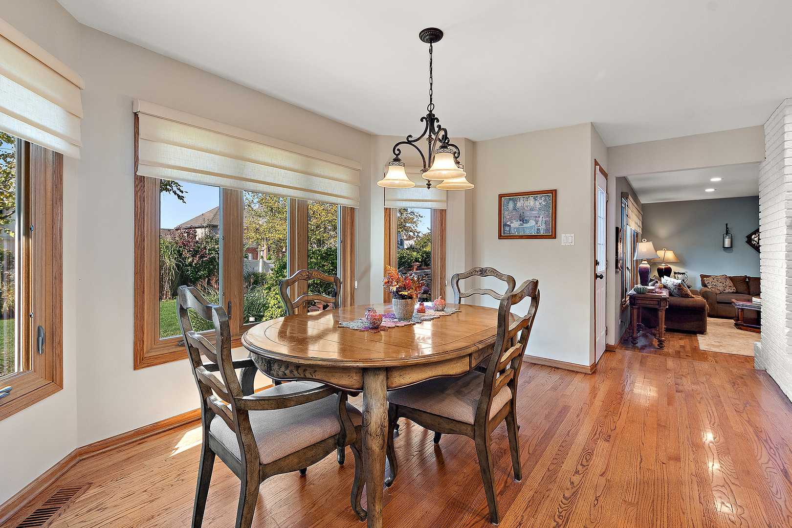 Orland Park, Illinois, 60467, United States, 4 Bedrooms Bedrooms, ,5 BathroomsBathrooms,Residential,For Sale,1987350