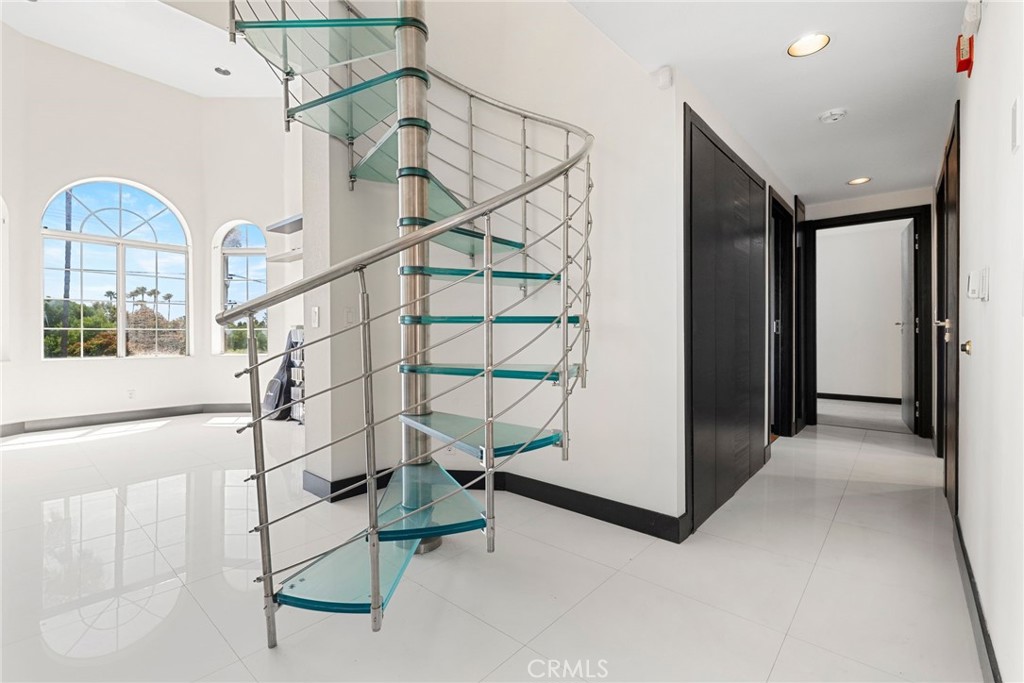 Sherman Oaks, California, 91423, United States, 2 Bedrooms Bedrooms, ,2 BathroomsBathrooms,Residential,For Sale,1708509