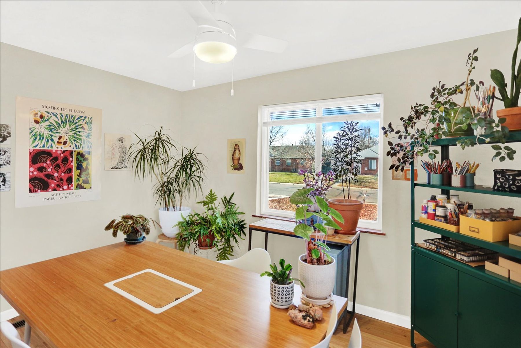  Athmar Park Gem: Newly Remodeled 3-Bed with Basement, Yard & Oversized Garage - 物件實景